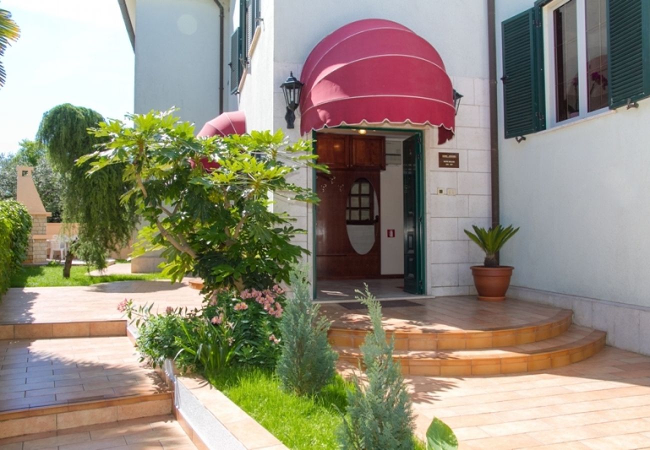 Chambres d'hôtes à Rovinj - Chambre dans Rovinj avec Climatisation, WIFI (3631-1)