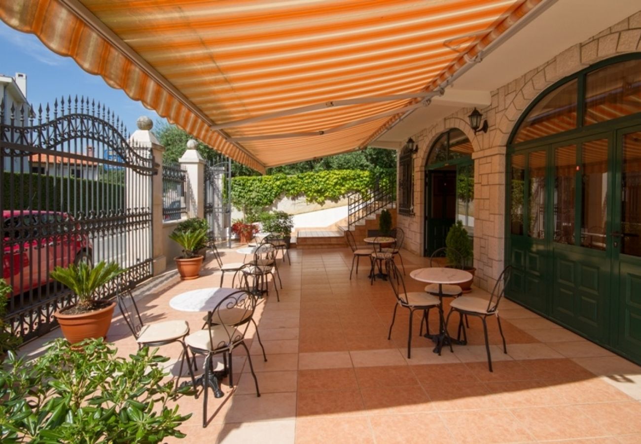 Chambres d'hôtes à Rovinj - Chambre dans Rovinj avec Balcon, Climatisation, WIFI (3631-2)