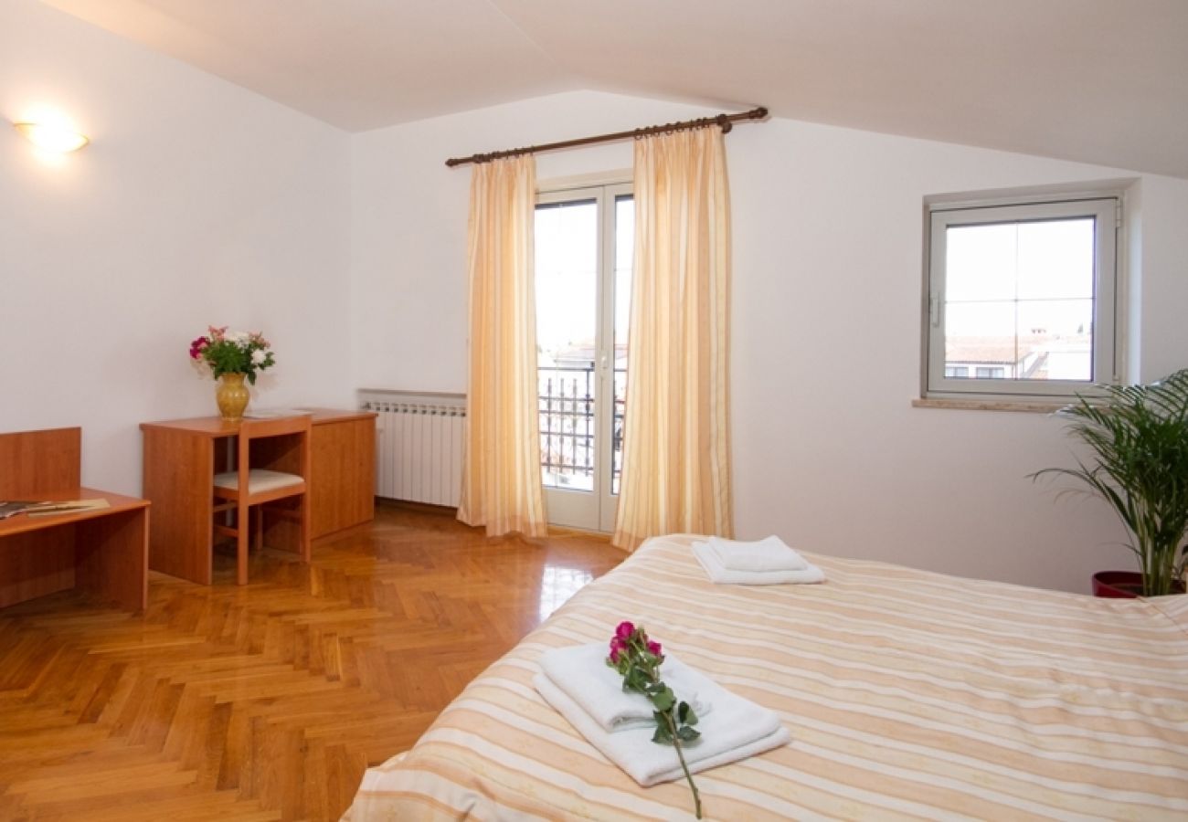 Chambres d'hôtes à Rovinj - Chambre dans Rovinj avec Balcon, Climatisation, WIFI (3631-2)