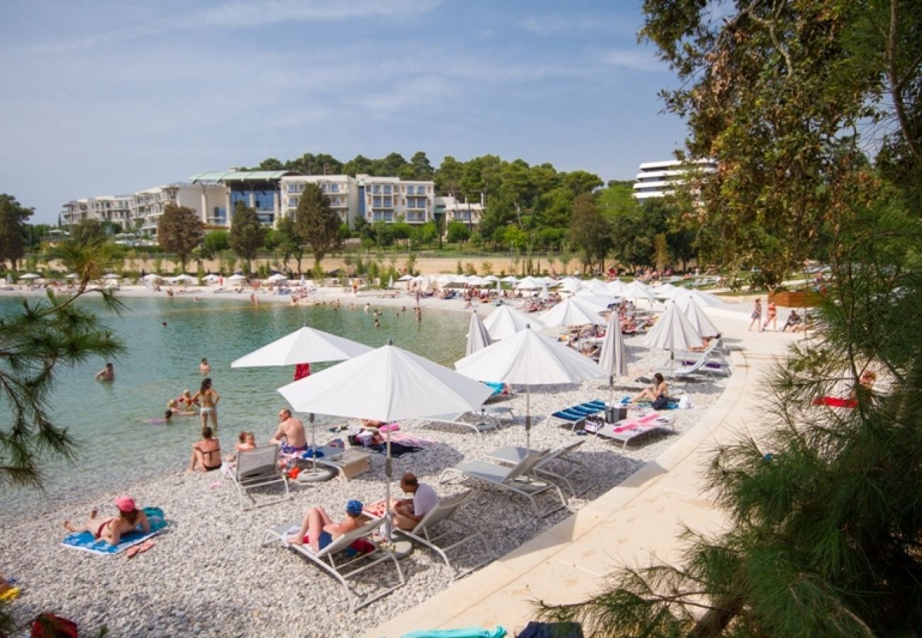 Chambres d'hôtes à Rovinj - Chambre dans Rovinj avec vue mer, Balcon, Climatisation, WIFI (3631-4)