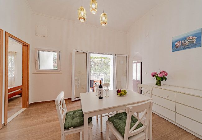 Maison à Žrnovo - Maison Robinson dans Žrnovo avec vue mer, terrasse (3637-2) Maison à Žrnovo - Maison Robinson dans Žrnovo avec vue mer, terrasse (3637-2)