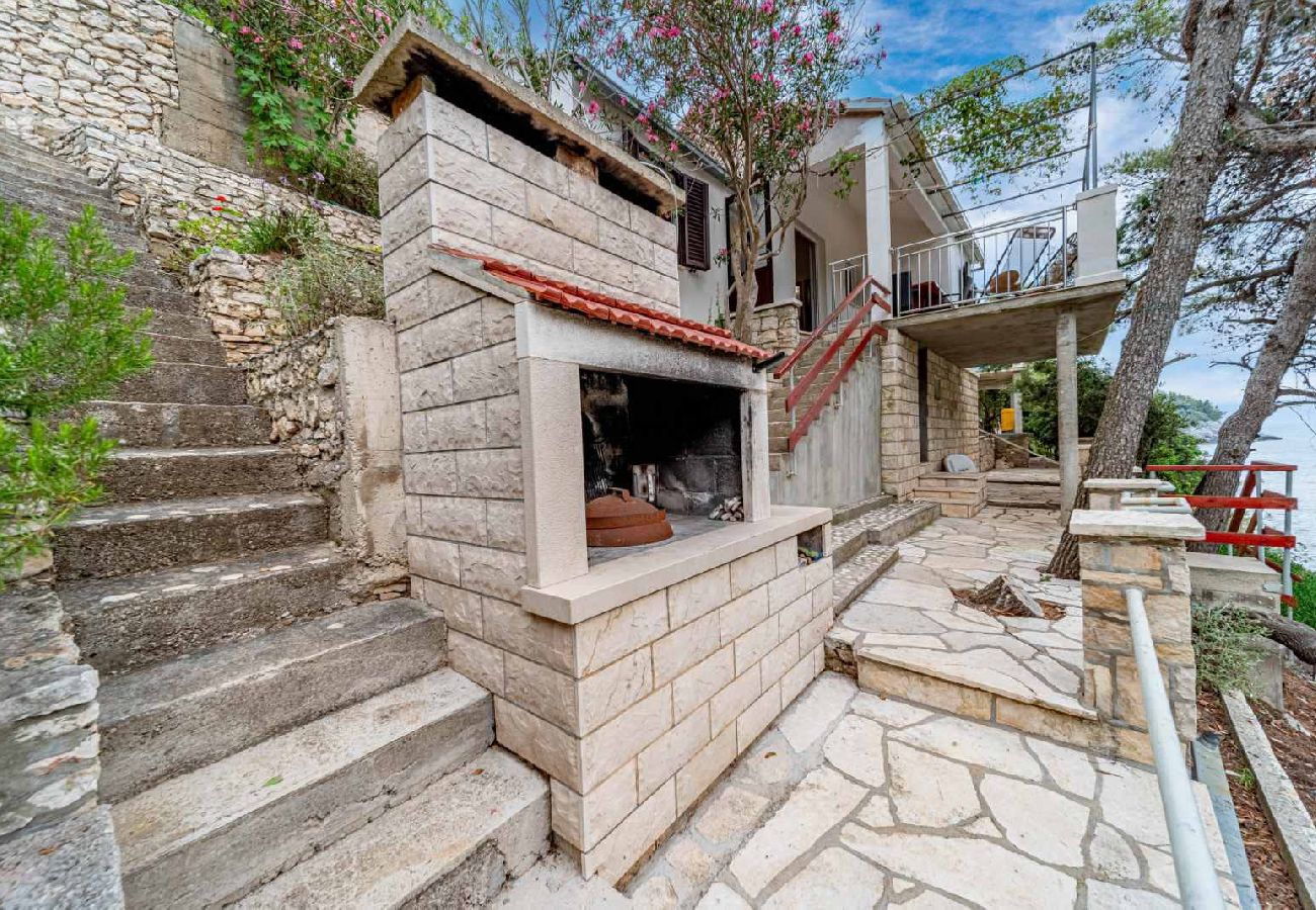 Maison à Žrnovo - Maison Robinson dans Žrnovo avec vue mer, terrasse (3637-2)