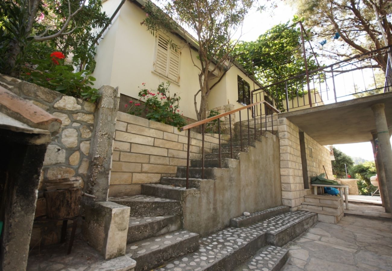 Maison à Žrnovo - Maison Robinson dans Žrnovo avec vue mer, terrasse (3637-2)