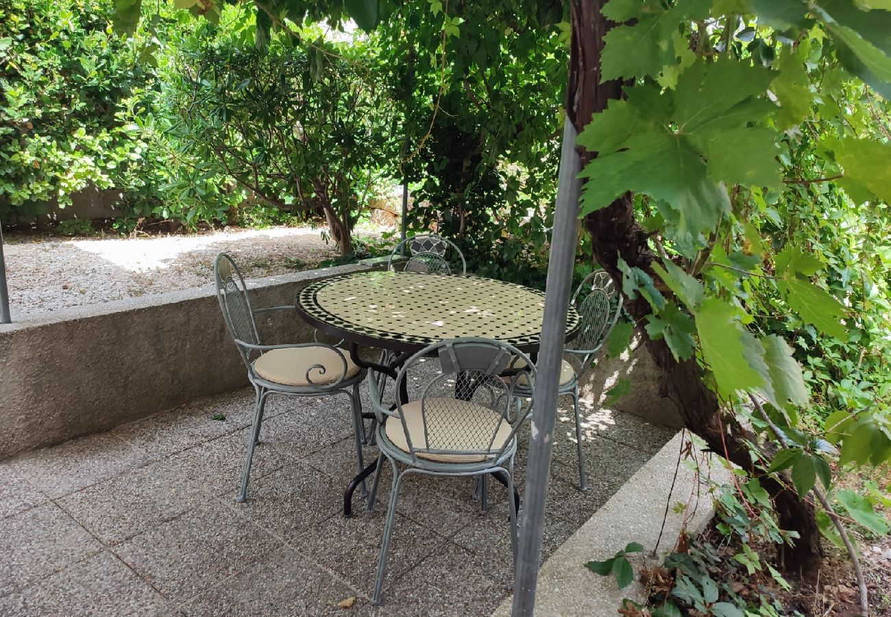 Appartement à Bol - Appartement dans Bol avec terrasse, Climatisation, WIFI, Machine à laver (3634-4)