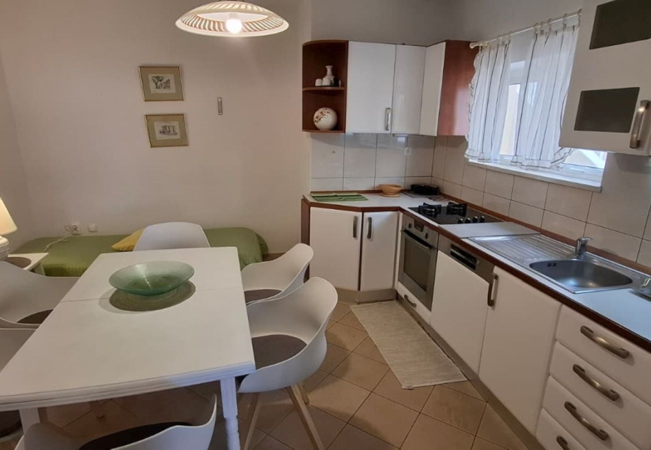 Appartement à Bol - Appartement dans Bol avec terrasse, Climatisation, WIFI, Machine à laver (3634-4)