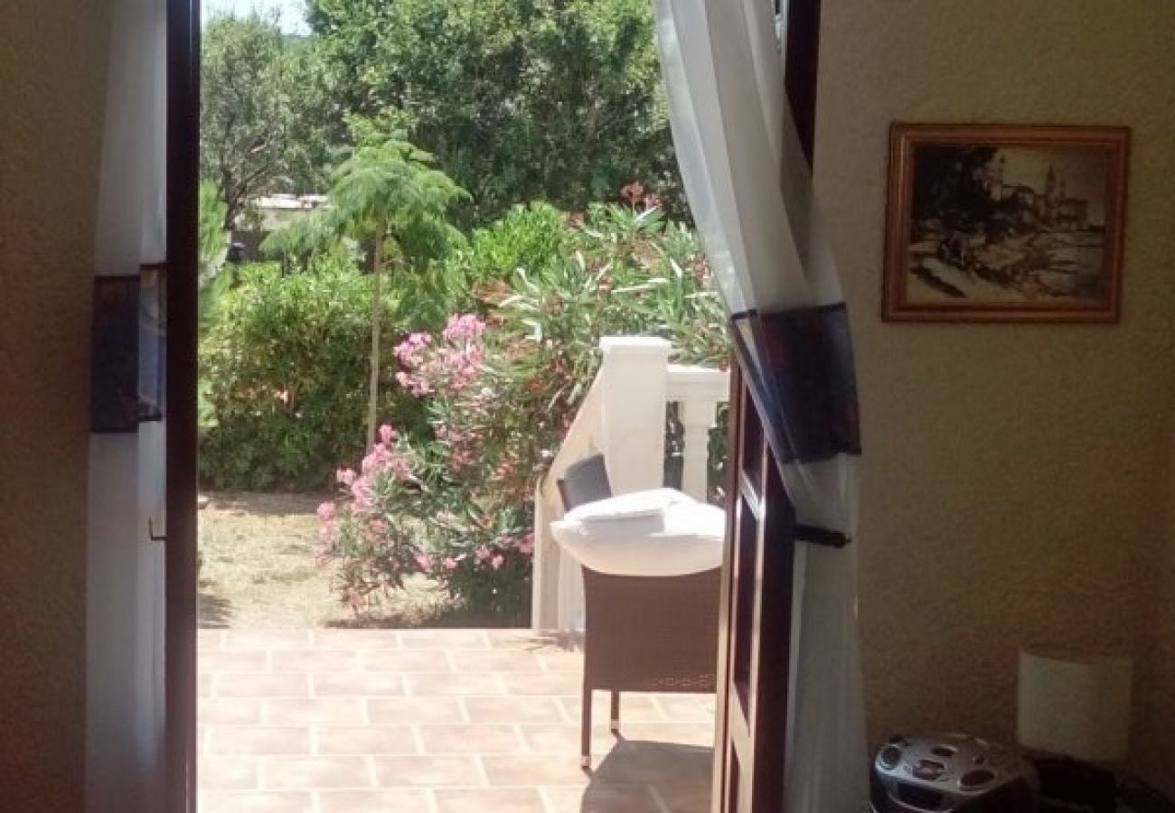 Appartement à Rab - Appartement dans Barbat avec terrasse, Climatisation, WIFI (3664-1)