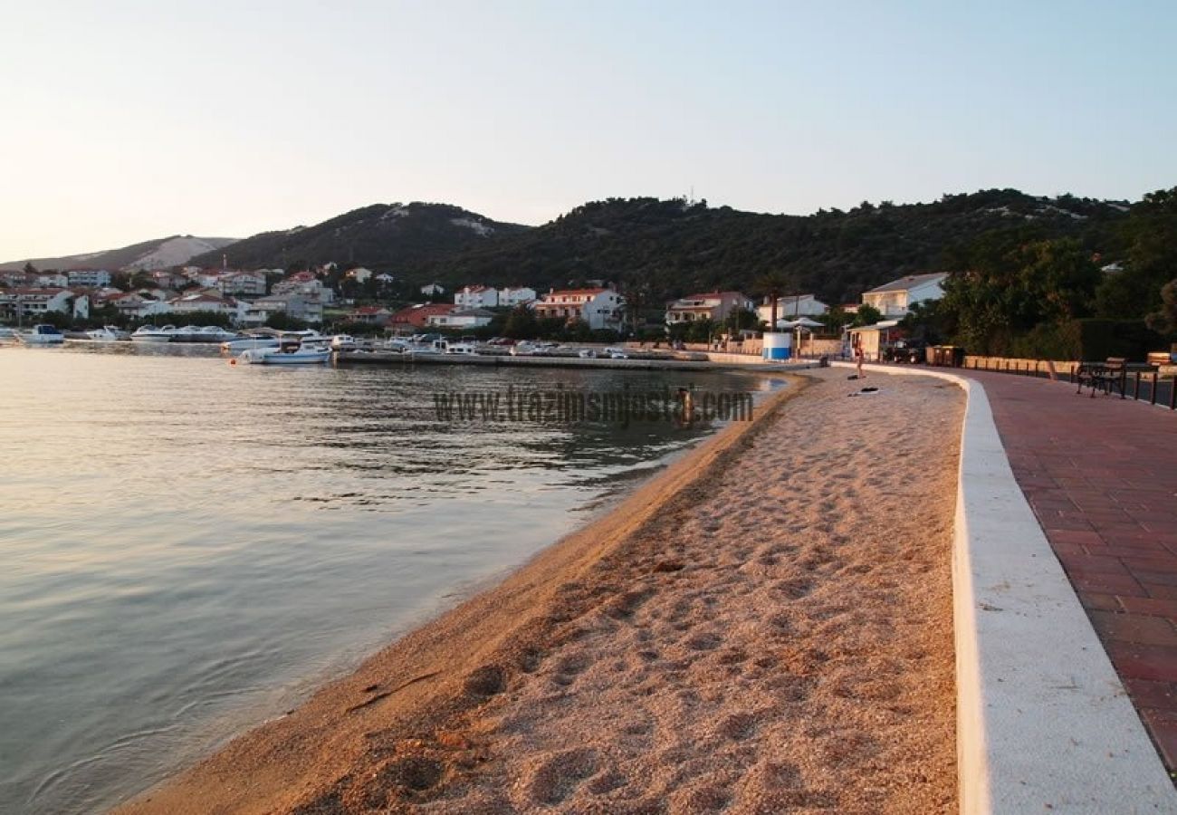 Appartement à Rab - Appartement dans Barbat avec vue mer, Balcon, Climatisation, WIFI (3664-2)