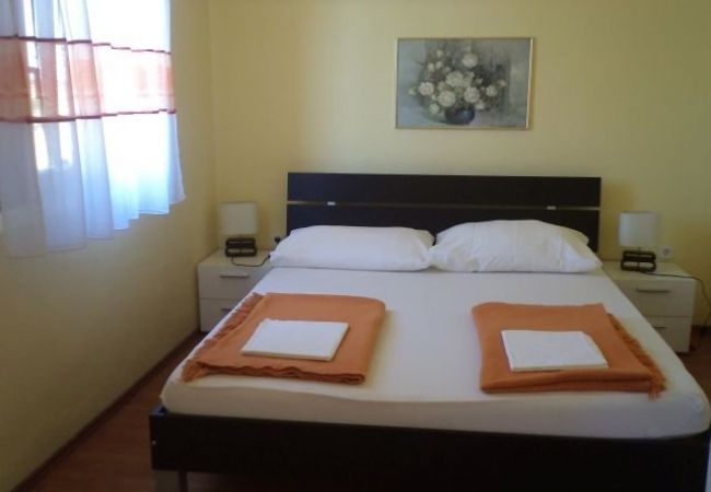 Appartement à Rab - Appartement dans Barbat avec vue mer, Balcon, Climatisation, WIFI (3664-3) Appartement à Rab - Appartement dans Barbat avec vue mer, Balcon, Climatisation, WIFI (3664-3)