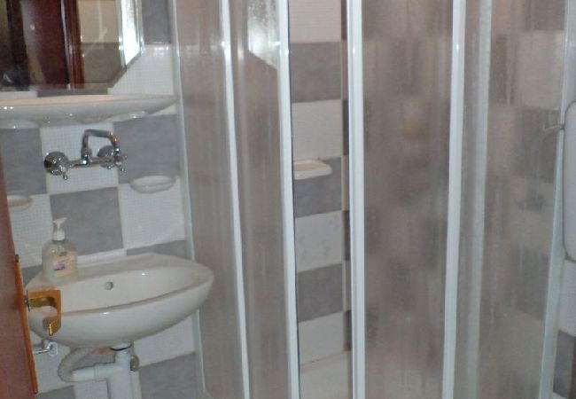 Appartement à Rab - Appartement dans Barbat avec vue mer, Balcon, Climatisation, WIFI (3664-3) Appartement à Rab - Appartement dans Barbat avec vue mer, Balcon, Climatisation, WIFI (3664-3)