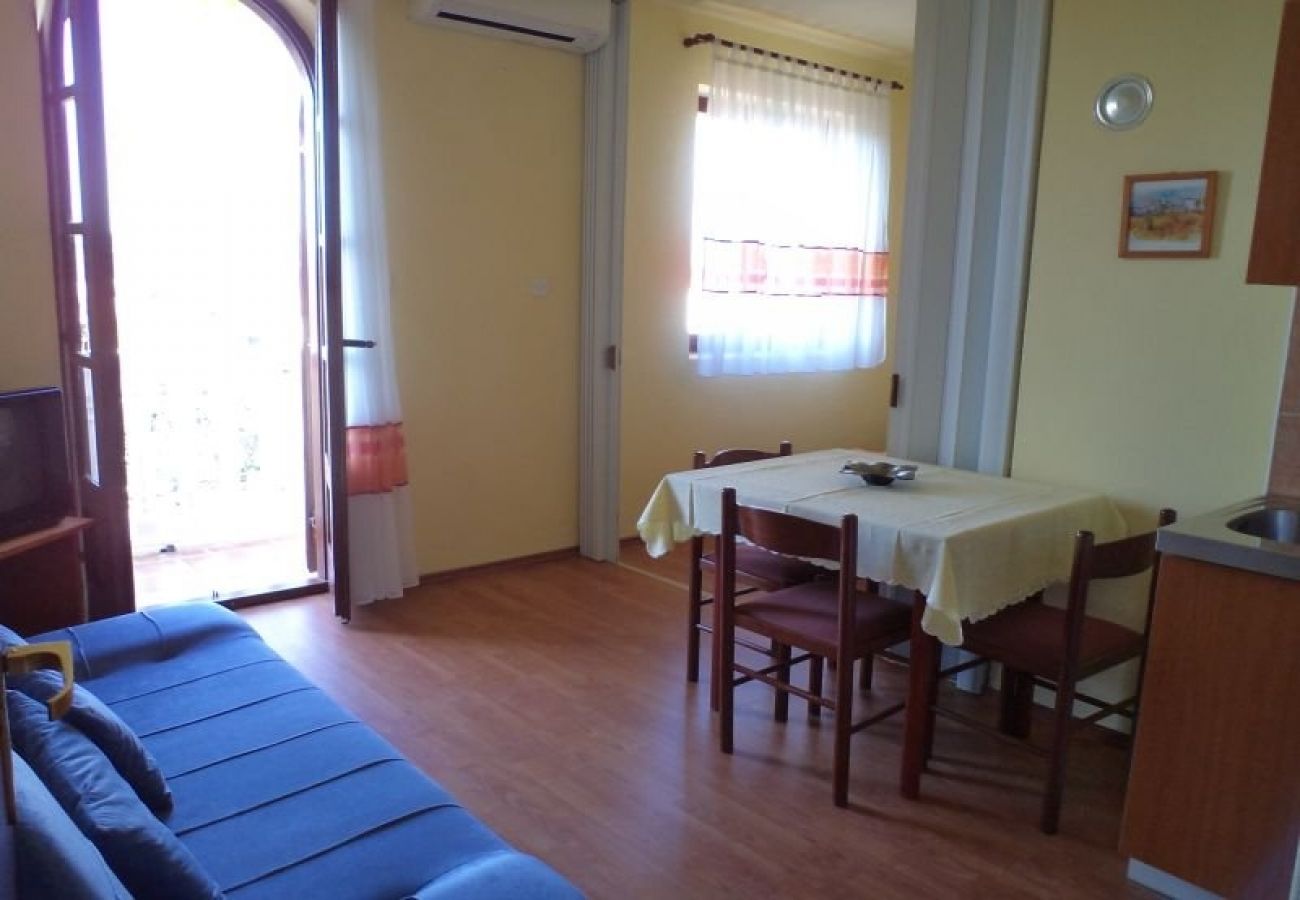 Appartement à Rab - Appartement dans Barbat avec vue mer, Balcon, Climatisation, WIFI (3664-3)