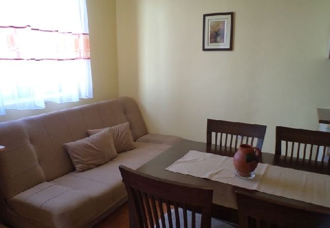 Appartement à Rab - Appartement dans Barbat avec vue mer, Balcon, Climatisation, WIFI (3664-4) Appartement à Rab - Appartement dans Barbat avec vue mer, Balcon, Climatisation, WIFI (3664-4)