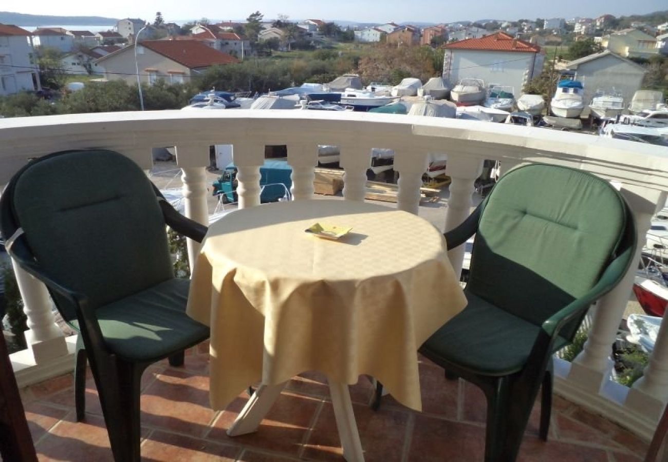 Appartement à Rab - Appartement dans Barbat avec vue mer, Balcon, Climatisation, WIFI (3664-4)