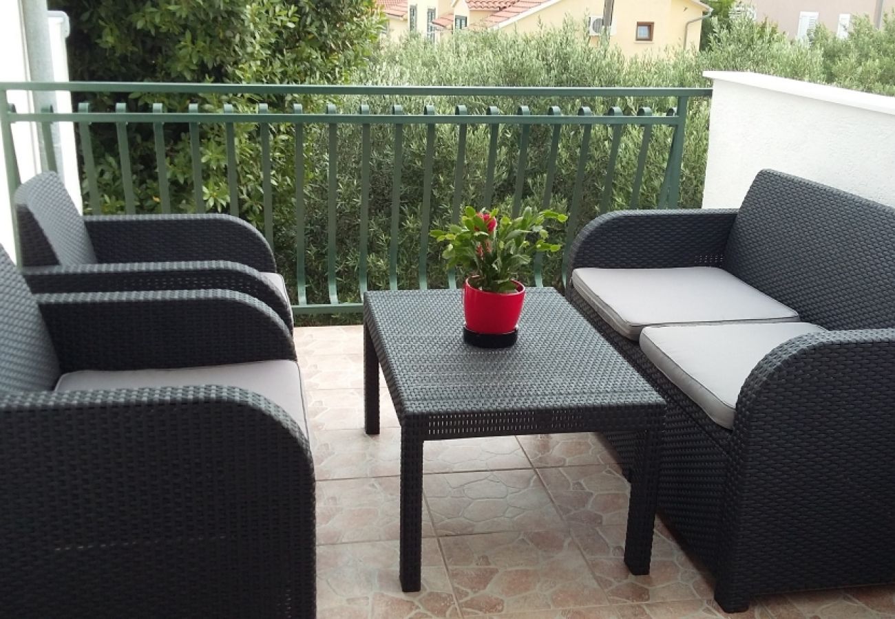 Appartement à Vodice - Appartement dans Vodice avec vue mer, terrasse, Climatisation, WIFI (3671-5)