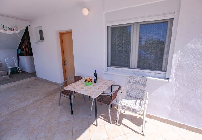 Studio à Podaca - Appartement Studio dans Podaca avec vue mer, terrasse, WIFI (3676-2) Studio à Podaca - Appartement Studio dans Podaca avec vue mer, terrasse, WIFI (3676-2)