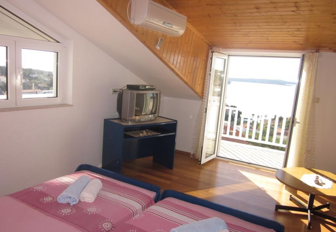 Appartement à Hvar - Appartement dans Hvar avec vue mer, terrasse, Climatisation, WIFI (3666-4)