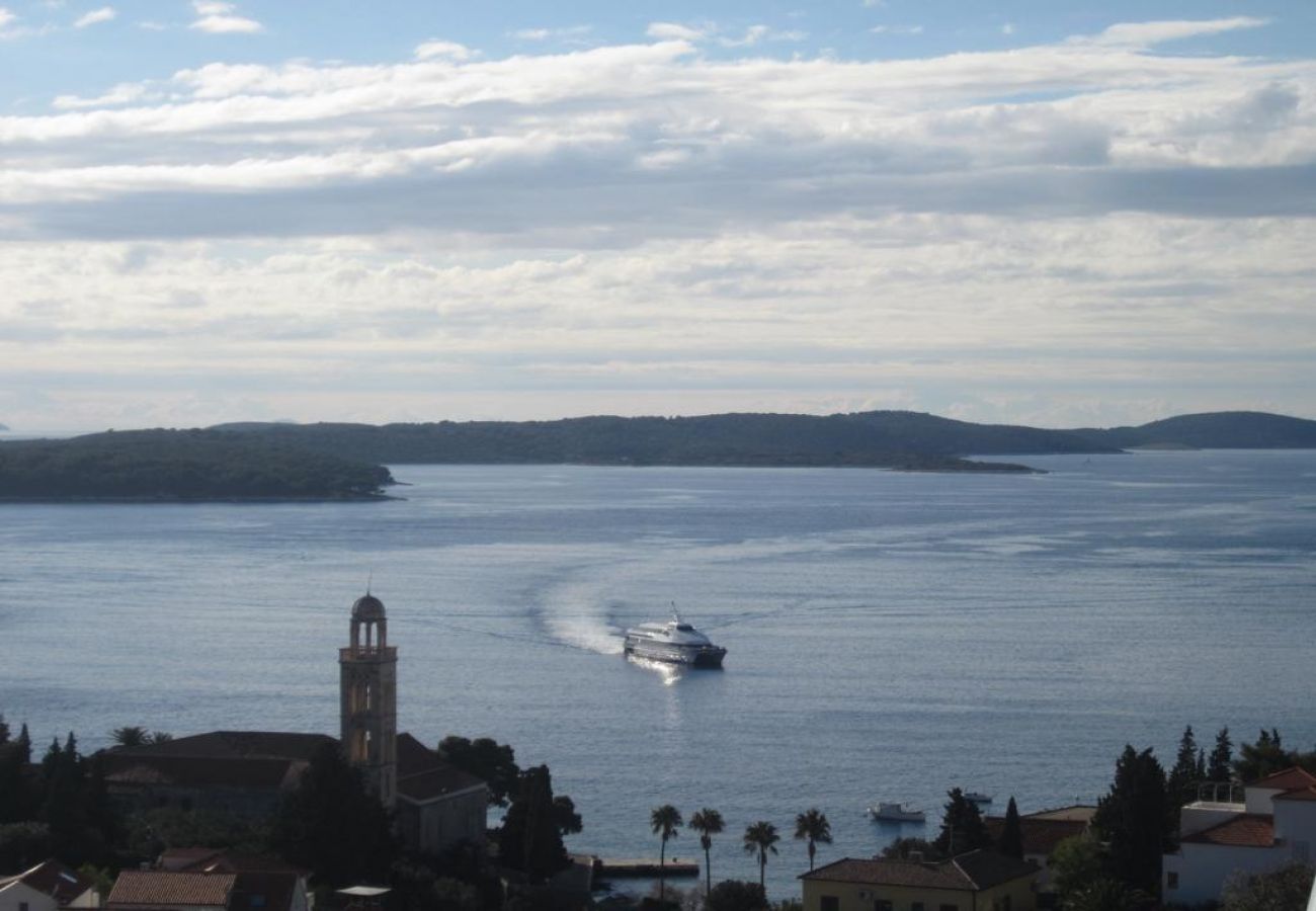 Appartement à Hvar - Appartement dans Hvar avec vue mer, terrasse, Climatisation, WIFI (3666-5)