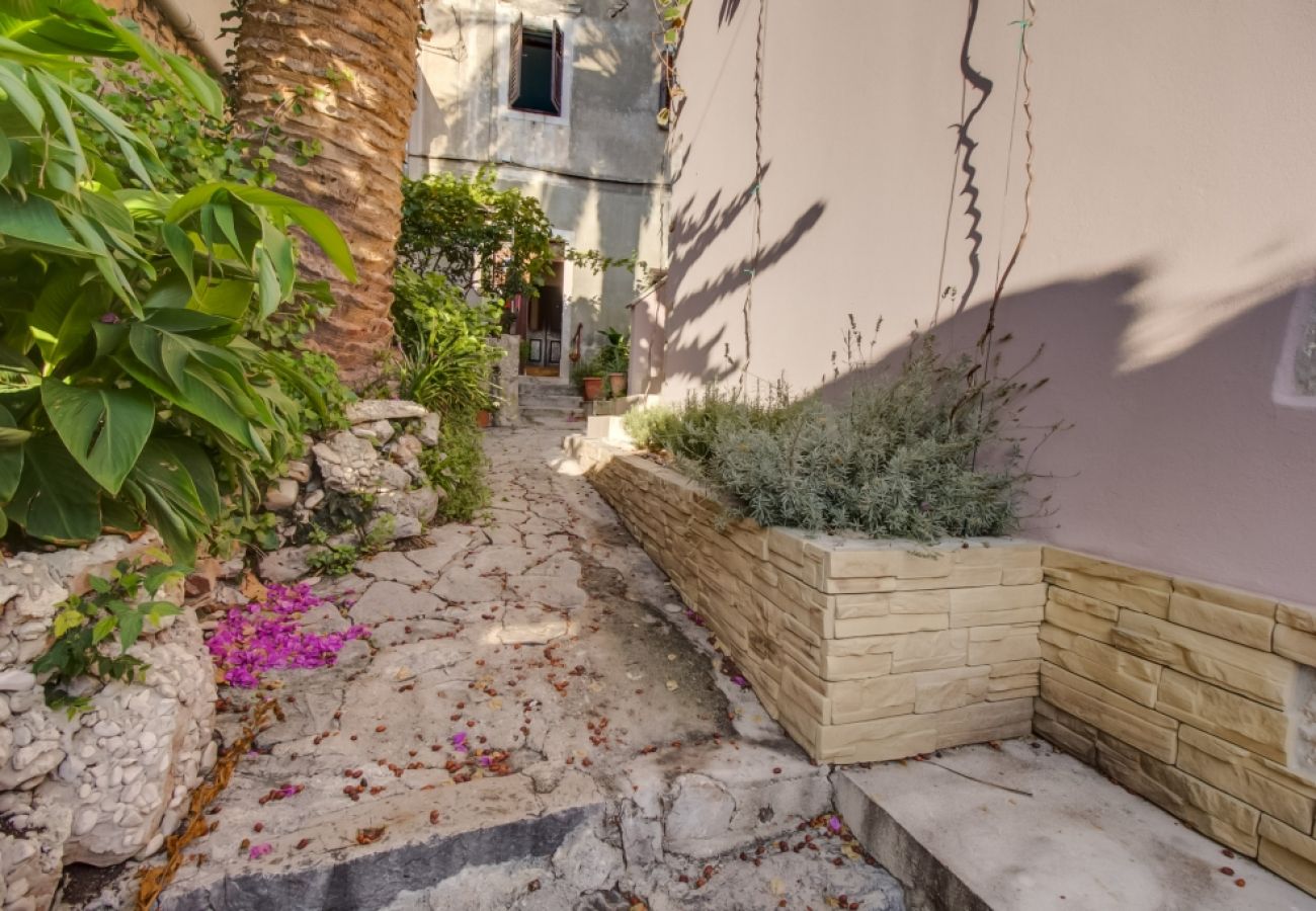 Appartement à Mali Lošinj - Appartement dans Mali Lošinj avec terrasse, Climatisation, Machine à laver (3683-1)