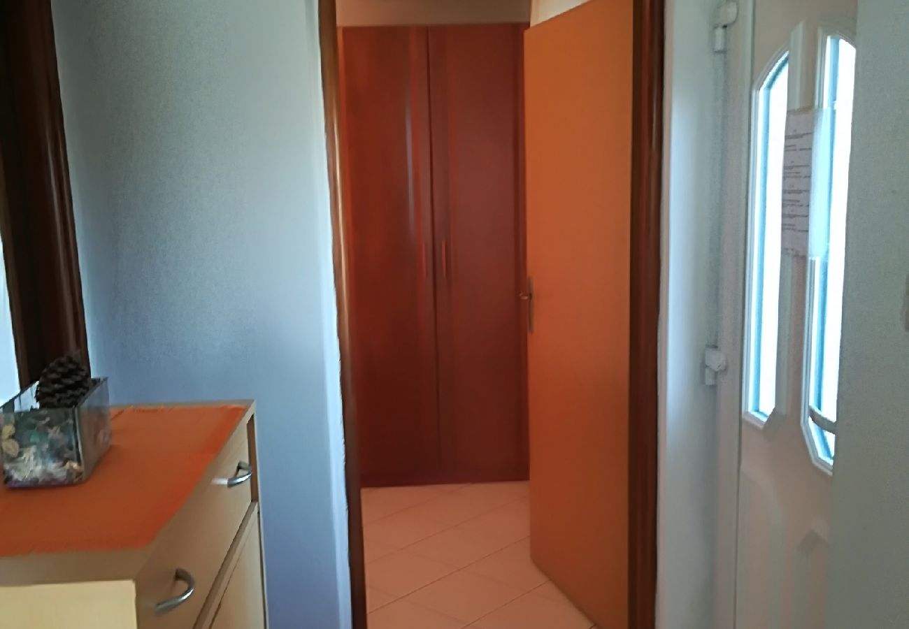 Appartement à Novi Vinodolski - Appartement dans Novi Vinodolski avec vue mer, Balcon, Climatisation, WIFI (3667-1)