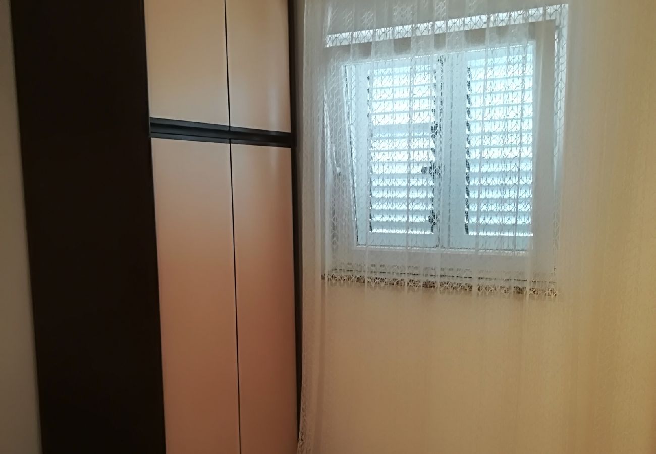 Appartement à Novi Vinodolski - Appartement dans Novi Vinodolski avec vue mer, terrasse, Climatisation, WIFI (3667-2)