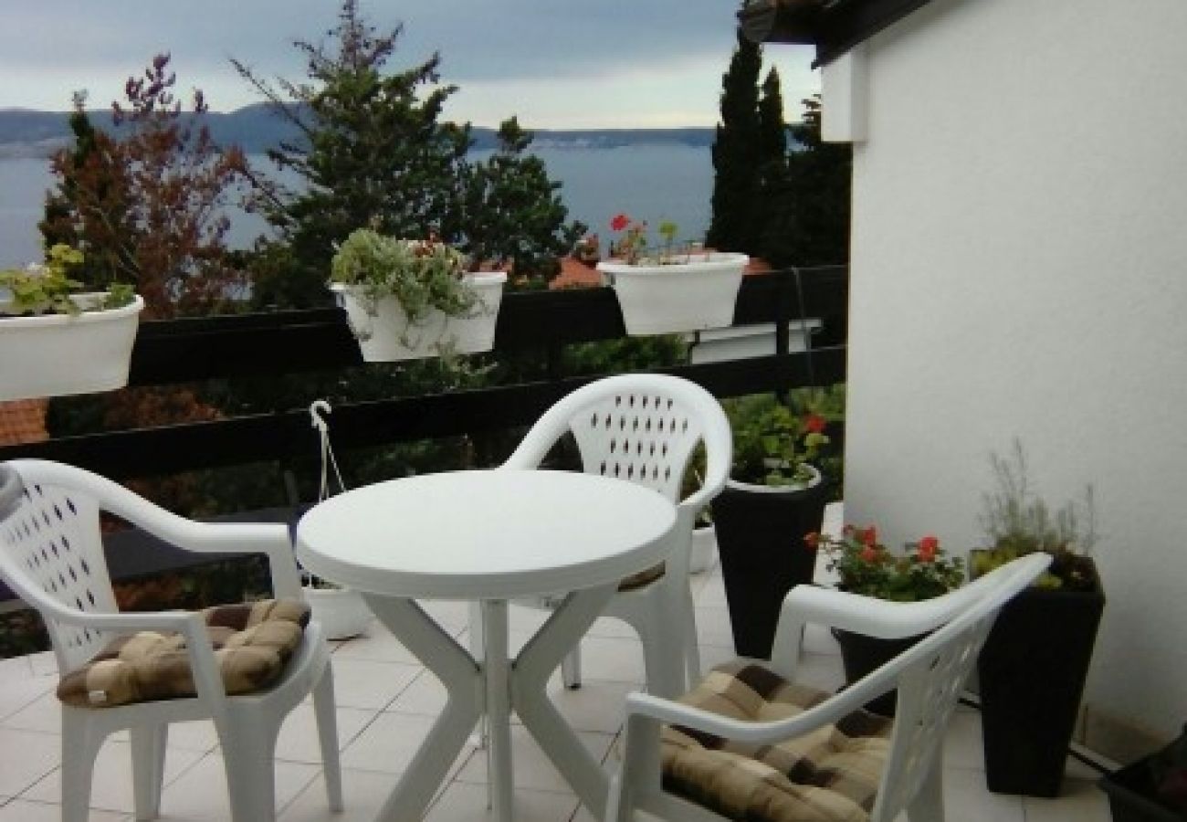 Appartement à Novi Vinodolski - Appartement dans Novi Vinodolski avec vue mer, terrasse, Climatisation, WIFI (3667-4)