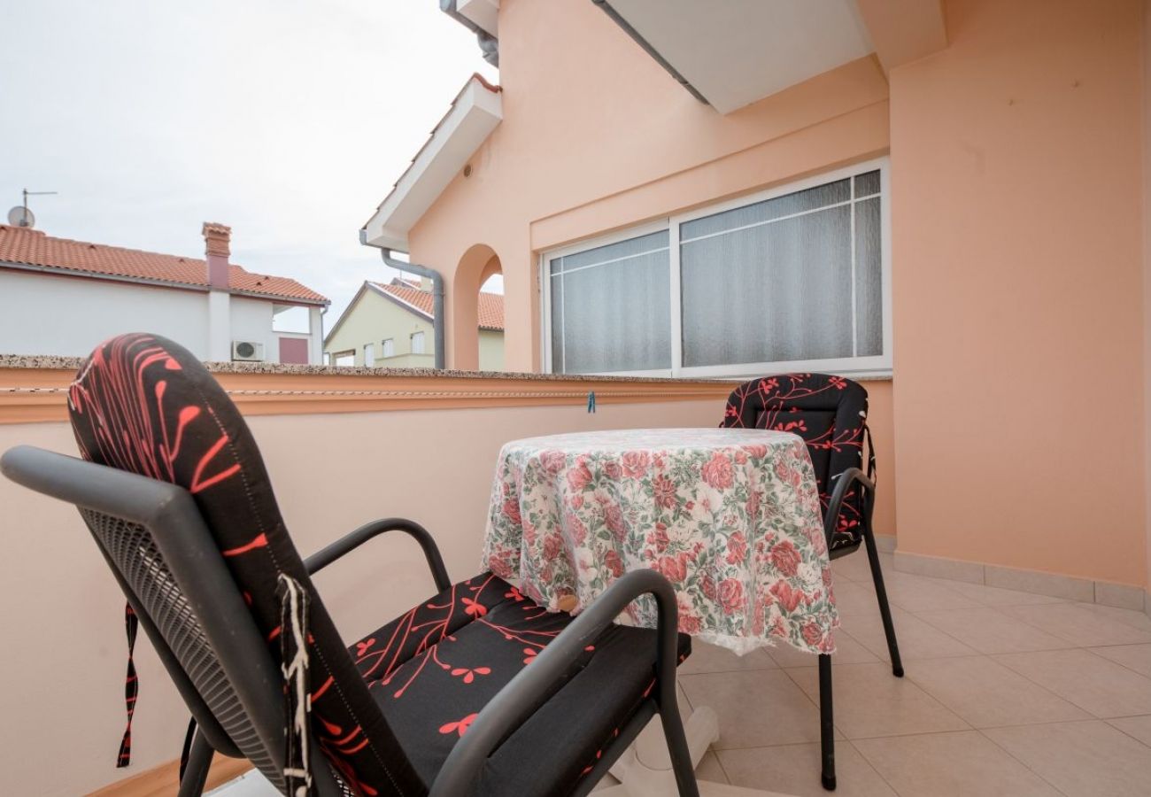 Appartement à Palit - Appartement dans Palit avec terrasse, Climatisation, WIFI, Lave-vaisselle (820-3)