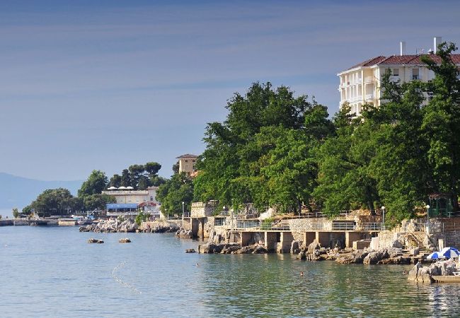 Appartement à Lovran - Appartement dans Lovran avec vue mer, terrasse, Climatisation, WIFI (3698-1) Appartement à Lovran - Appartement dans Lovran avec vue mer, terrasse, Climatisation, WIFI (3698-1)