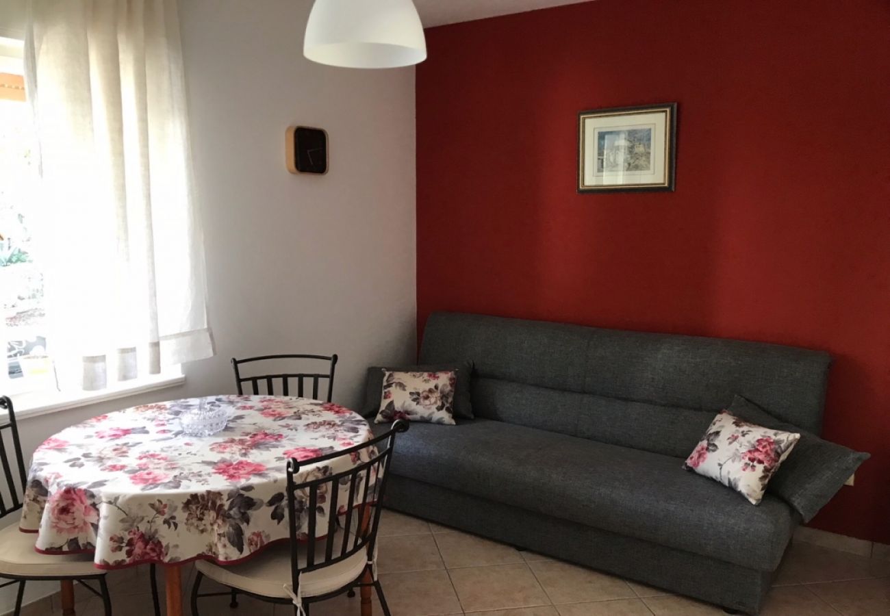 Appartement à Lovran - Appartement dans Lovran avec terrasse, Climatisation, WIFI, Machine à laver (3735-1)