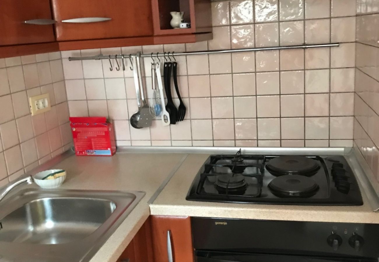 Appartement à Lovran - Appartement dans Lovran avec terrasse, Climatisation, WIFI, Machine à laver (3735-1)