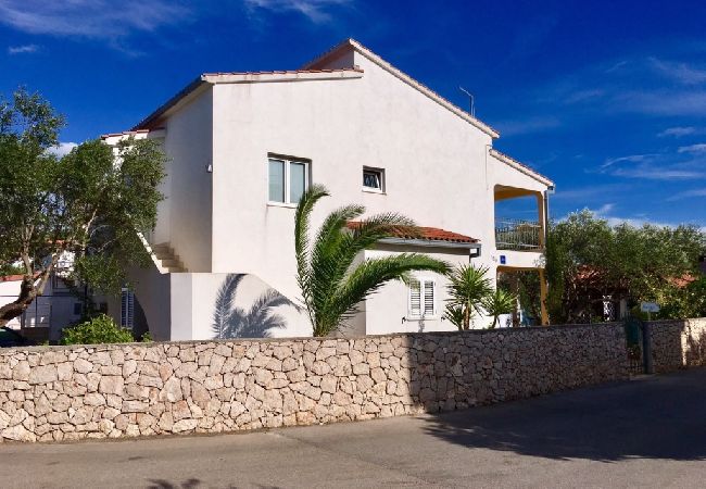 Appartement à Ražanj - Appartement dans Ražanj avec vue mer, terrasse, Climatisation, WIFI (3743-2) Appartement à Ražanj - Appartement dans Ražanj avec vue mer, terrasse, Climatisation, WIFI (3743-2)