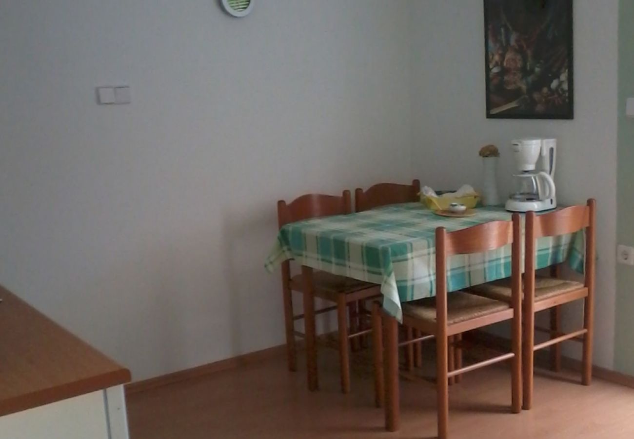 Appartement à Ražanj - Appartement dans Ražanj avec vue mer, terrasse, Climatisation, WIFI (3743-2)