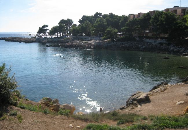 Appartement à Rab - Appartement dans Rab avec vue mer, Balcon, WIFI, Machine à laver (3728-1) Appartement à Rab - Appartement dans Rab avec vue mer, Balcon, WIFI, Machine à laver (3728-1)