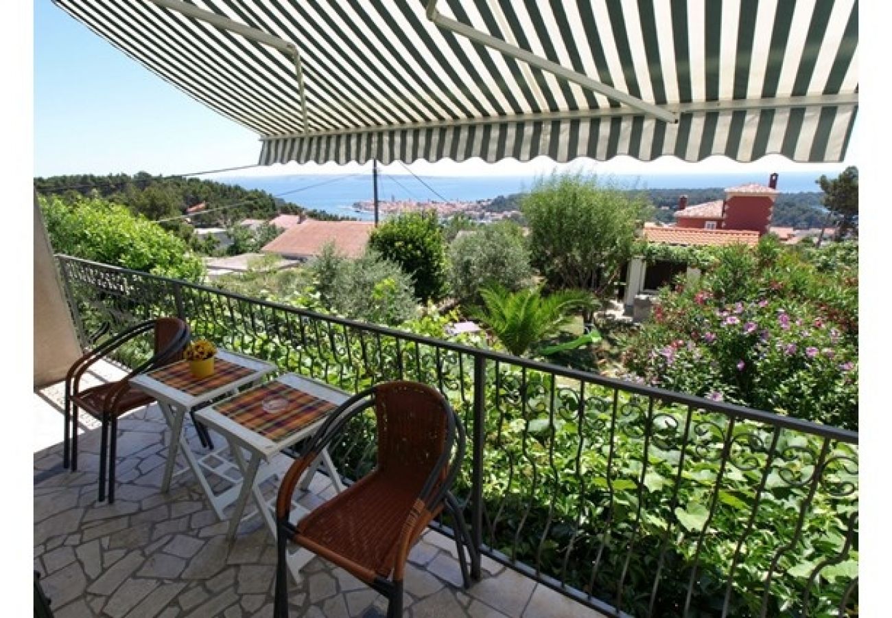 Appartement à Rab - Appartement dans Rab avec vue mer, Balcon, WIFI, Machine à laver (3728-1)