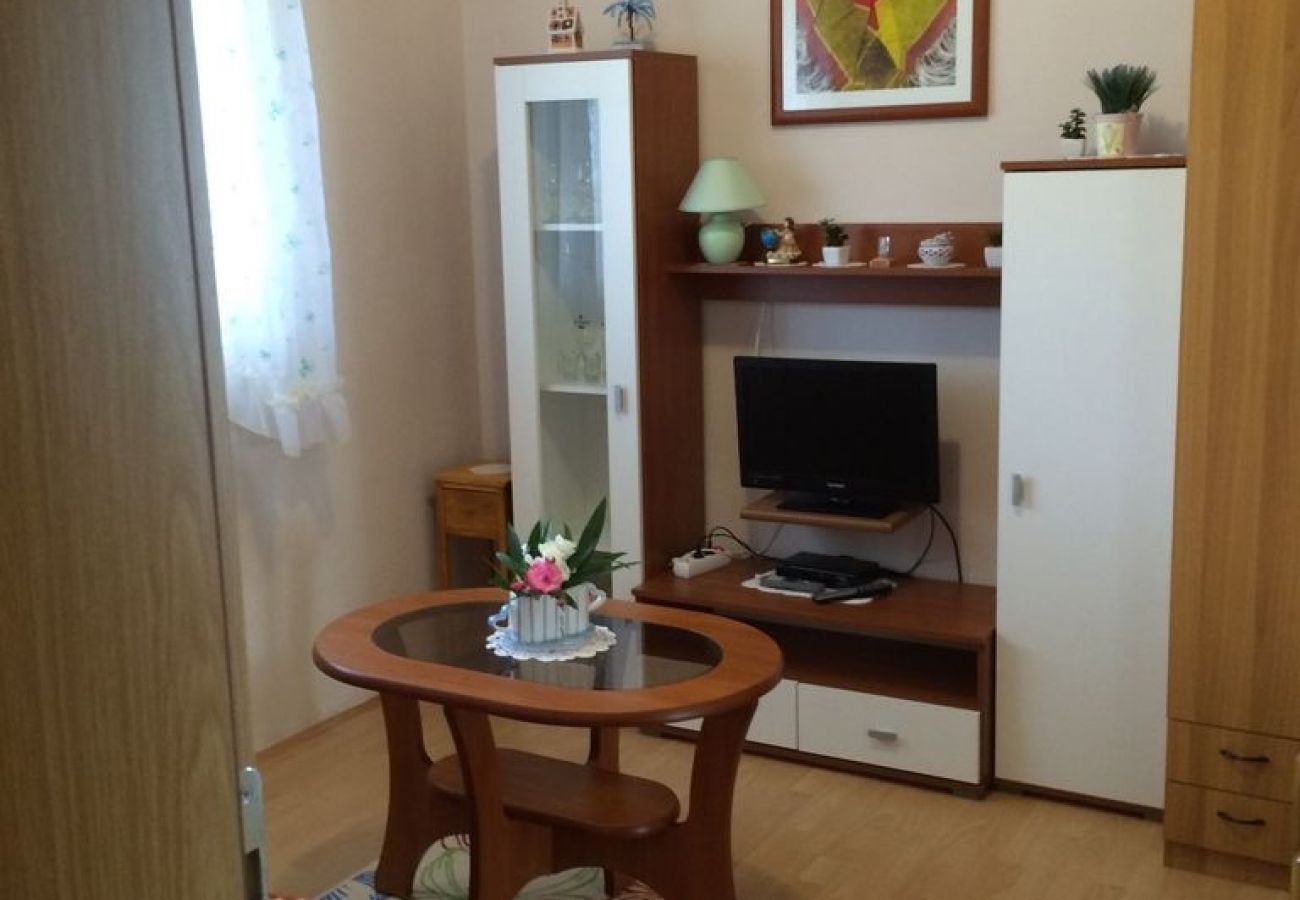 Appartement à Rab - Appartement dans Rab avec vue mer, Balcon, WIFI, Machine à laver (3728-1)