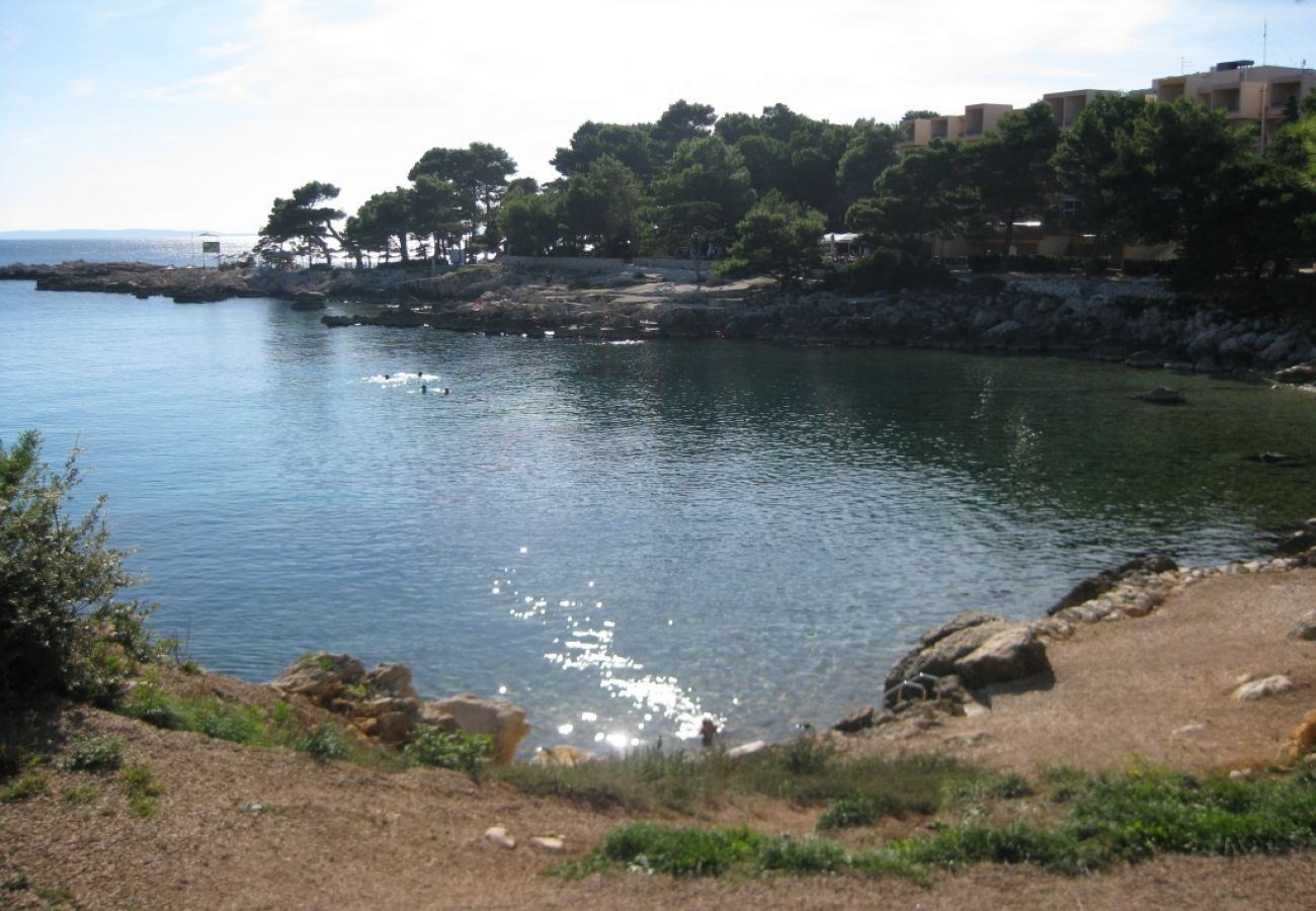 Appartement à Rab - Appartement dans Rab avec vue mer, Balcon, WIFI, Machine à laver (3728-1)