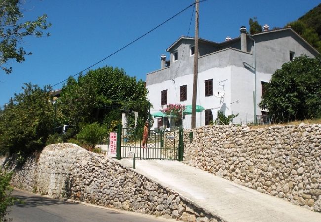 Appartement à Supetarska Draga - Appartement dans Supetarska Draga avec vue mer, terrasse, Climatisation, WIFI (3750-1) Appartement à Supetarska Draga - Appartement dans Supetarska Draga avec vue mer, terrasse, Climatisation, WIFI (3750-1)