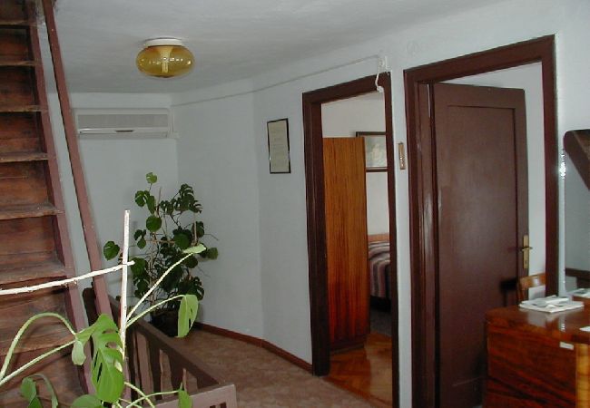 Appartement à Supetarska Draga - Appartement dans Supetarska Draga avec vue mer, terrasse, Climatisation, WIFI (3750-1) Appartement à Supetarska Draga - Appartement dans Supetarska Draga avec vue mer, terrasse, Climatisation, WIFI (3750-1)