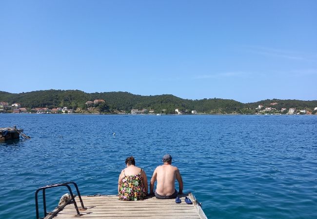 Appartement à Supetarska Draga - Appartement dans Supetarska Draga avec vue mer, terrasse, Climatisation, WIFI (3750-1) Appartement à Supetarska Draga - Appartement dans Supetarska Draga avec vue mer, terrasse, Climatisation, WIFI (3750-1)