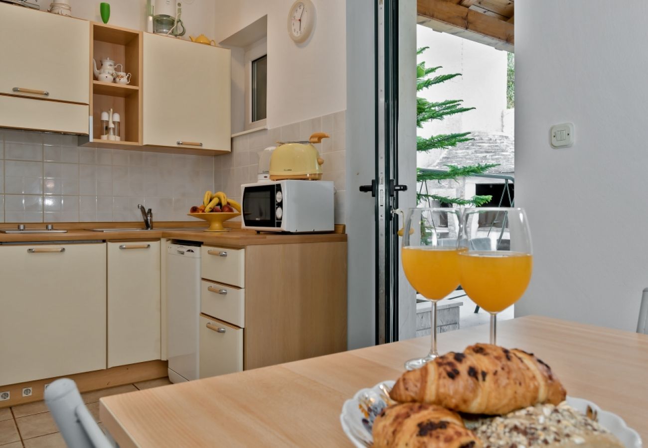 Appartement à Bol - Appartement dans Bol avec terrasse, Climatisation, WIFI, Lave-vaisselle (3758-1)