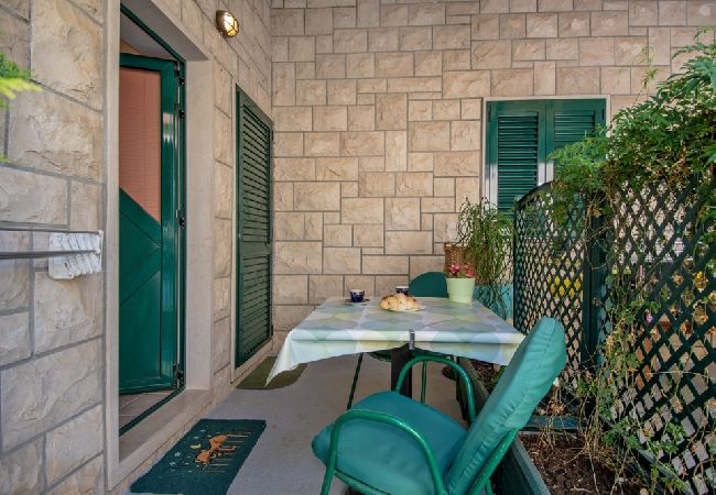 Chambres d'hôtes à Bol - Chambre dans Bol avec terrasse, Climatisation, WIFI (3758-4) Chambres d'hôtes à Bol - Chambre dans Bol avec terrasse, Climatisation, WIFI (3758-4)