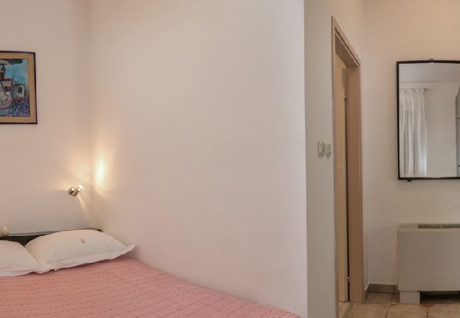 Chambres d'hôtes à Bol - Chambre dans Bol avec terrasse, Climatisation, WIFI (3758-4) Chambres d'hôtes à Bol - Chambre dans Bol avec terrasse, Climatisation, WIFI (3758-4)