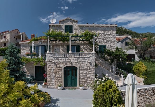 Chambres d'hôtes à Bol - Chambre dans Bol avec terrasse, Climatisation, WIFI (3758-4) Chambres d'hôtes à Bol - Chambre dans Bol avec terrasse, Climatisation, WIFI (3758-4)