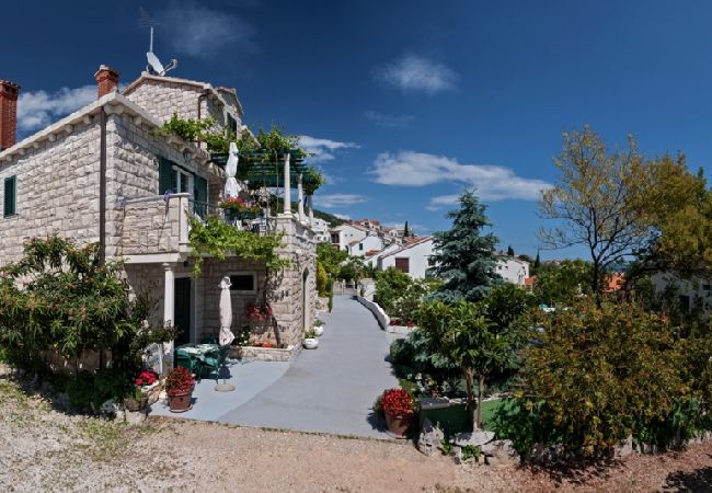 Chambres d'hôtes à Bol - Chambre dans Bol avec terrasse, Climatisation, WIFI (3758-4) Chambres d'hôtes à Bol - Chambre dans Bol avec terrasse, Climatisation, WIFI (3758-4)