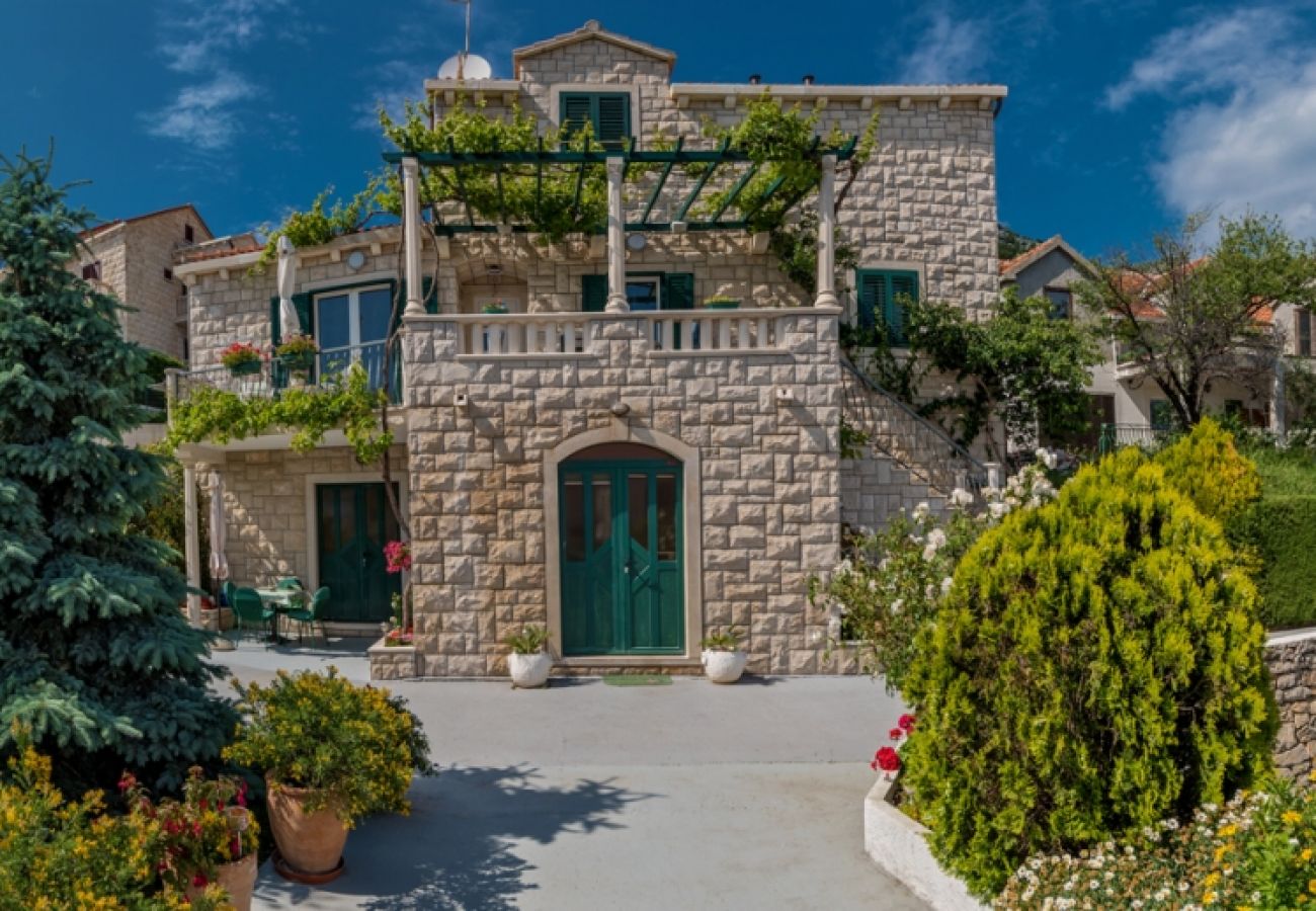 Chambres d'hôtes à Bol - Chambre dans Bol avec terrasse, Climatisation, WIFI (3758-4)