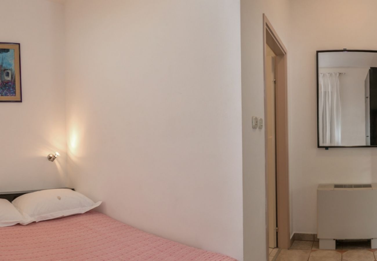 Chambres d'hôtes à Bol - Chambre dans Bol avec terrasse, Climatisation, WIFI (3758-4)