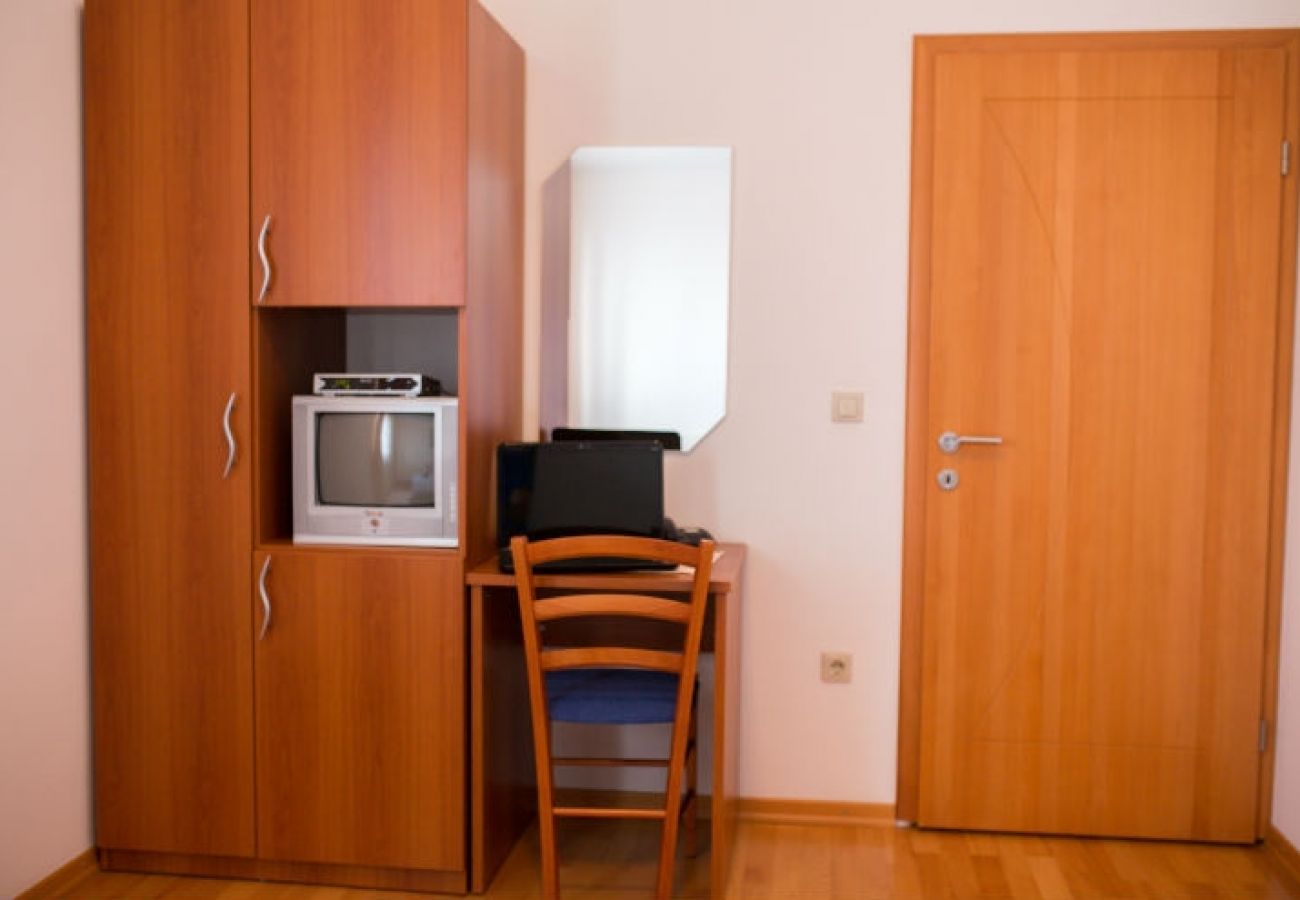 Chambres d'hôtes à Novalja - Chambre dans Novalja avec Balcon, Climatisation, WIFI (3764-2)