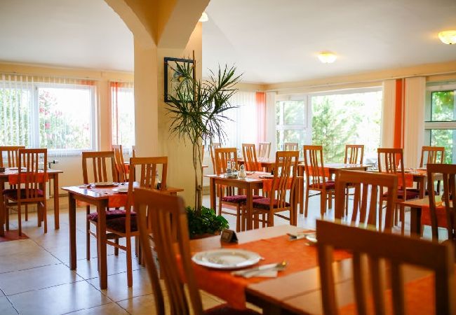 Chambres d'hôtes à Novalja - Chambre dans Novalja avec vue mer, Balcon, Climatisation, WIFI (3764-5) Chambres d'hôtes à Novalja - Chambre dans Novalja avec vue mer, Balcon, Climatisation, WIFI (3764-5)