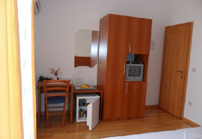 Chambres d'hôtes à Novalja - Chambre dans Novalja avec vue mer, Balcon, Climatisation, WIFI (3764-10) Chambres d'hôtes à Novalja - Chambre dans Novalja avec vue mer, Balcon, Climatisation, WIFI (3764-10)