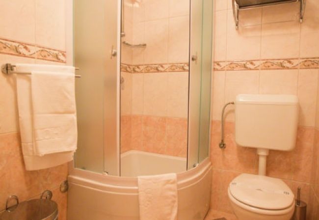 Chambres d'hôtes à Novalja - Chambre dans Novalja avec vue mer, Balcon, Climatisation, WIFI (3764-10) Chambres d'hôtes à Novalja - Chambre dans Novalja avec vue mer, Balcon, Climatisation, WIFI (3764-10)