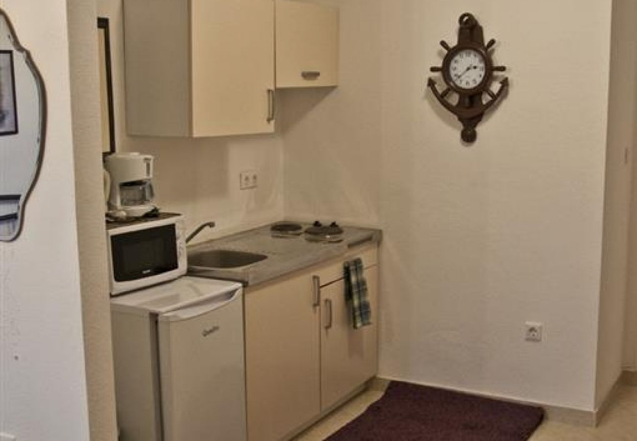 Appartement à Trogir - Appartement dans Trogir avec vue mer, terrasse, Climatisation, WIFI (3788-2)