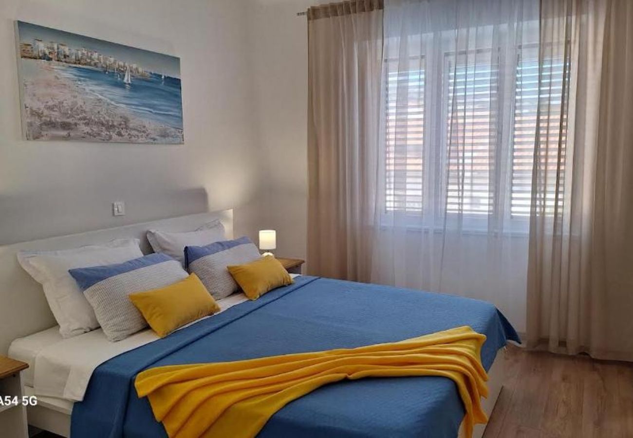 Appartement à Banjol - Appartement dans Banjol avec vue mer, terrasse, Climatisation, WIFI (3803-1)